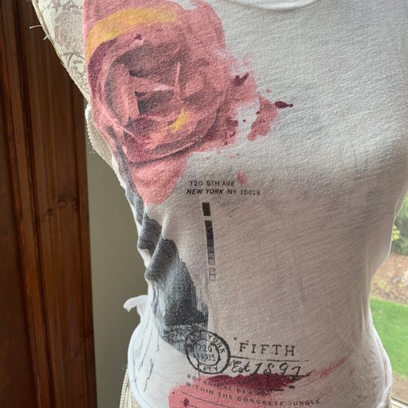 SOLD IN BUNDLE Abercrombie & Fitch Paris Graphic Tee. XS - Picture 3 of 4